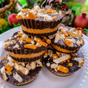 vegan gluten free dairy free healthy cashew pretzel chocolate cupss