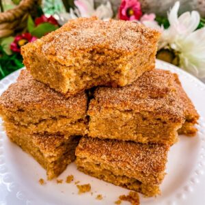 paleo gluten free dairy free pumpkin protein snickerdoodle blondies