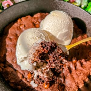 vegan gluten free dairy free fudgy chocolate cookie skillet